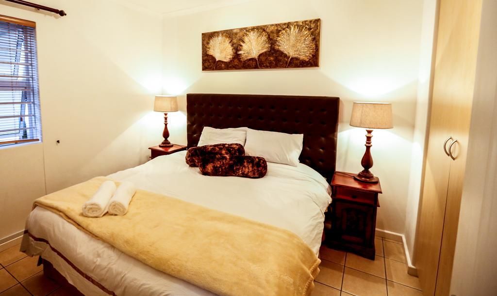 Secret Garden Guesthouse Bloubergstrand Oda fotoğraf