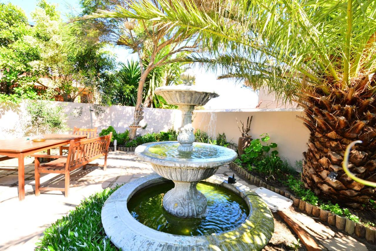Secret Garden Guesthouse Bloubergstrand Dış mekan fotoğraf