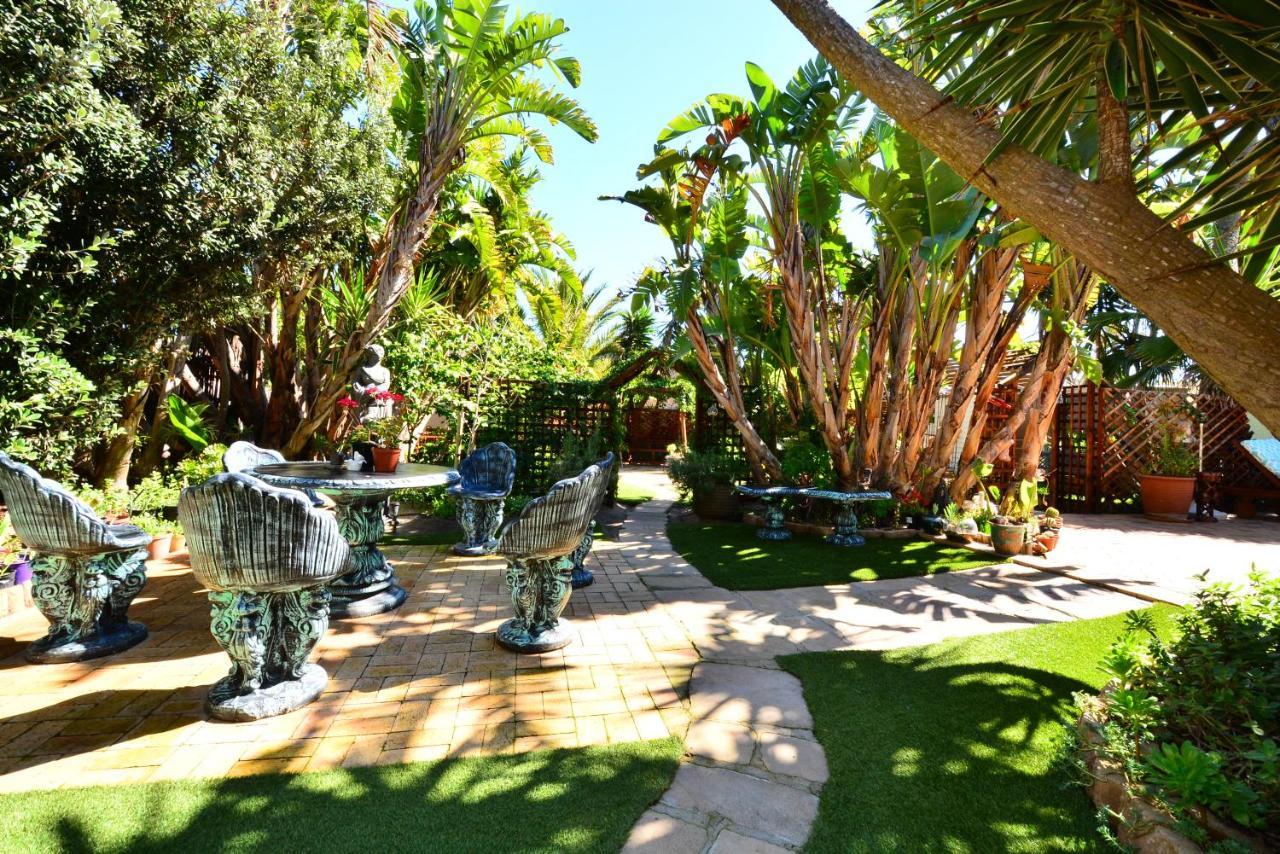 Secret Garden Guesthouse Bloubergstrand Dış mekan fotoğraf